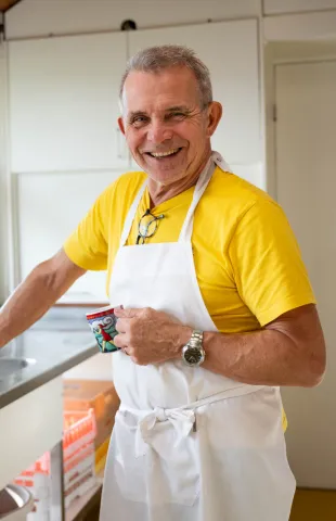 Man in keuken